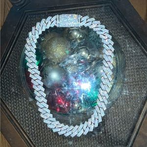 VVS1 PRONG SET CUBIN LINK CHAIN